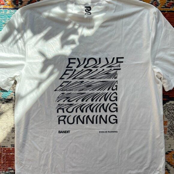 BANDIT RUNNING WHITE EVOLVE DRIFT TEE SIZE M - Picture 2 of 5